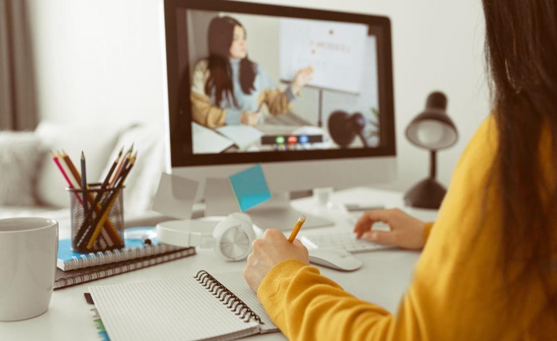 Environnement de formation en ligne pour le montage vidéo